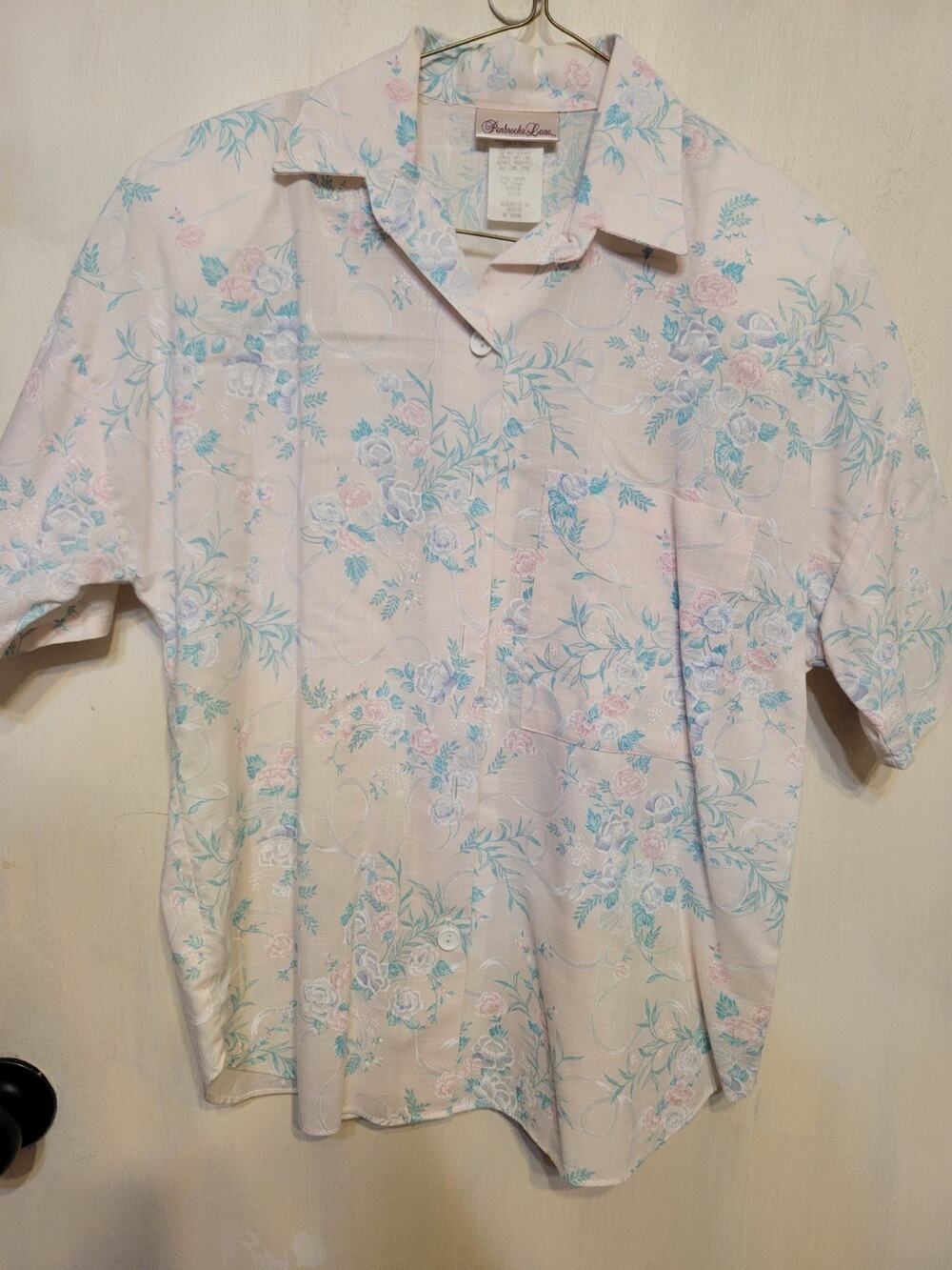 Ladies Medium Penbrooke Lane Light Floral Shirt Button Down Retro